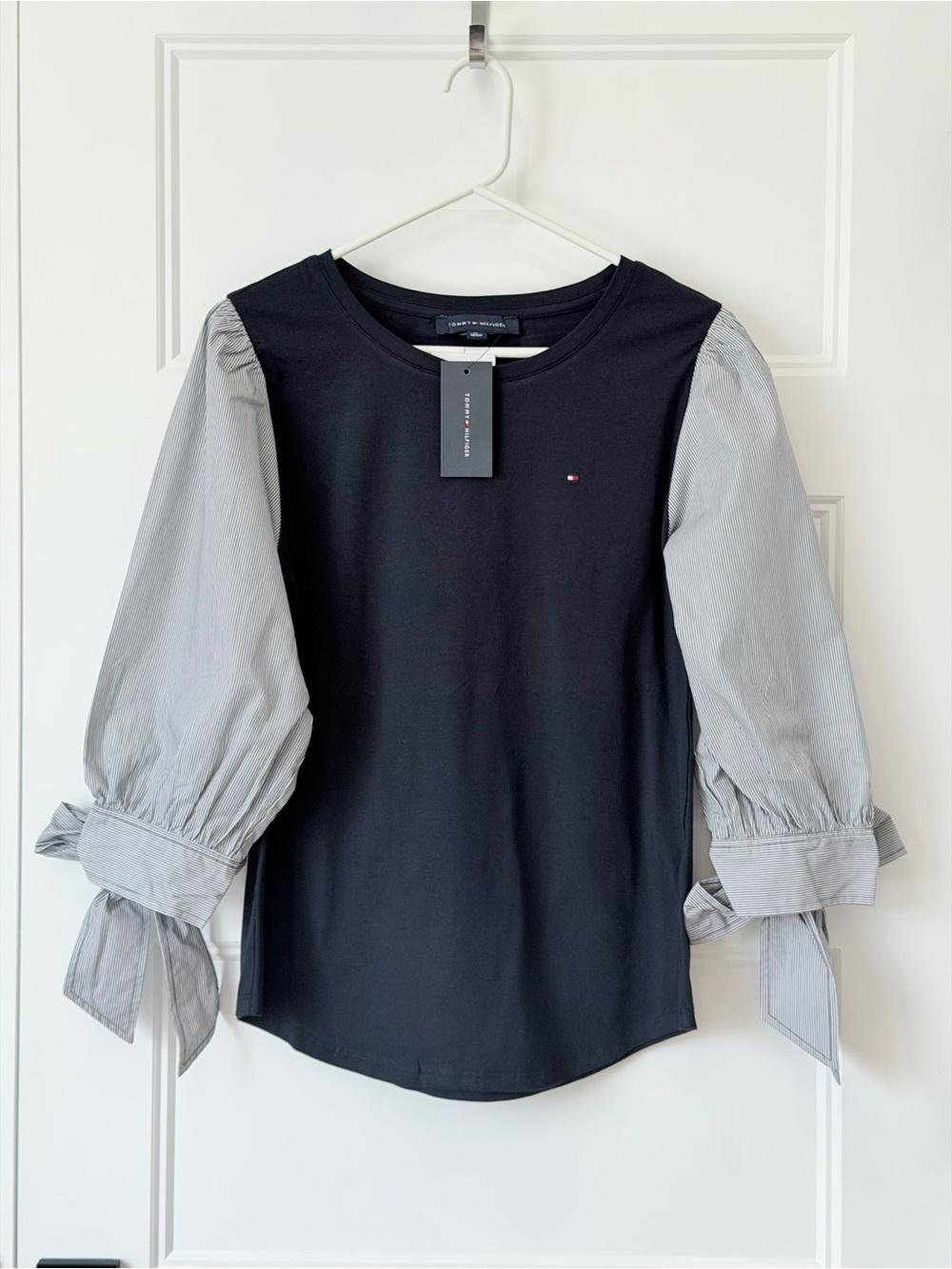 Tommy Hilfiger Navy Top with Light Gray Puff Tie Sleeves